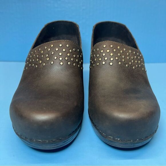 Dansko Womens Mavis Milled Studded Brown Nubuck Clogs EU38/US7.5-8 - Picture 2 of 10